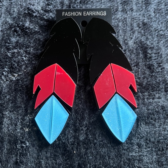 Earrings - Picture 3 of 4